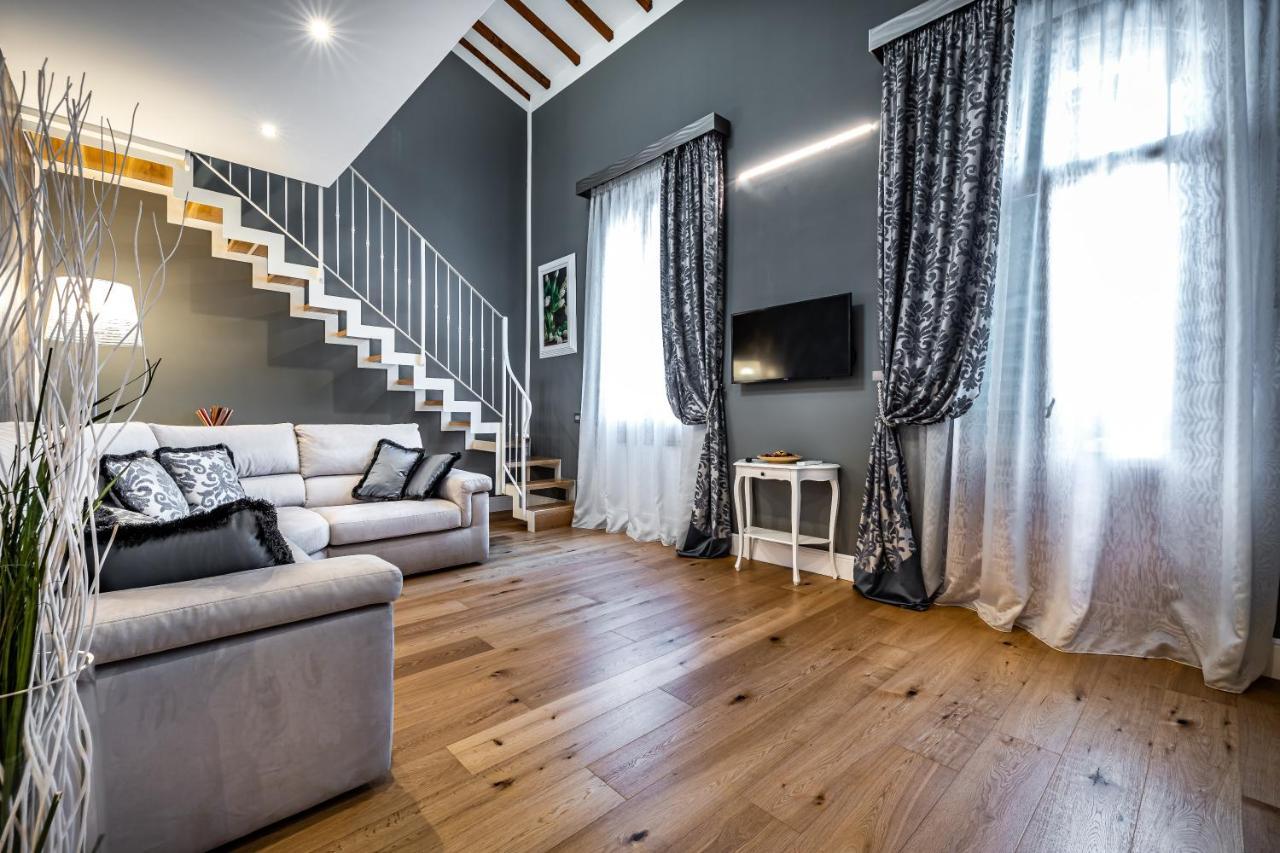 Yid Capo Di Mondo Luxury Apartment In Florencia Exterior foto