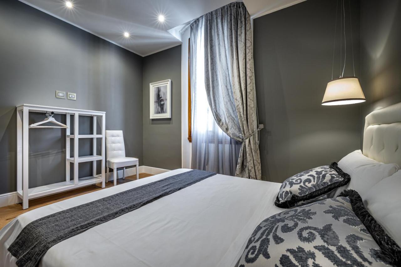 Yid Capo Di Mondo Luxury Apartment In Florencia Exterior foto